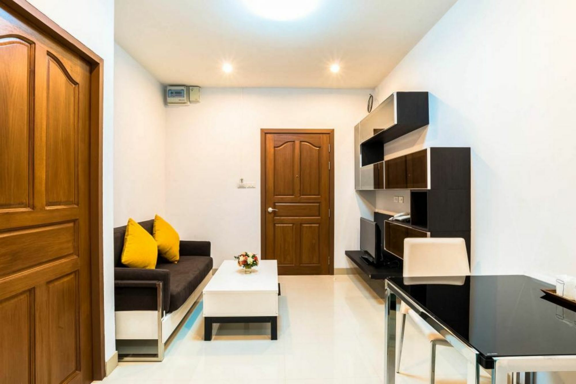 V-Twin Donjan Service Apartment Chiang Mai Exterior photo